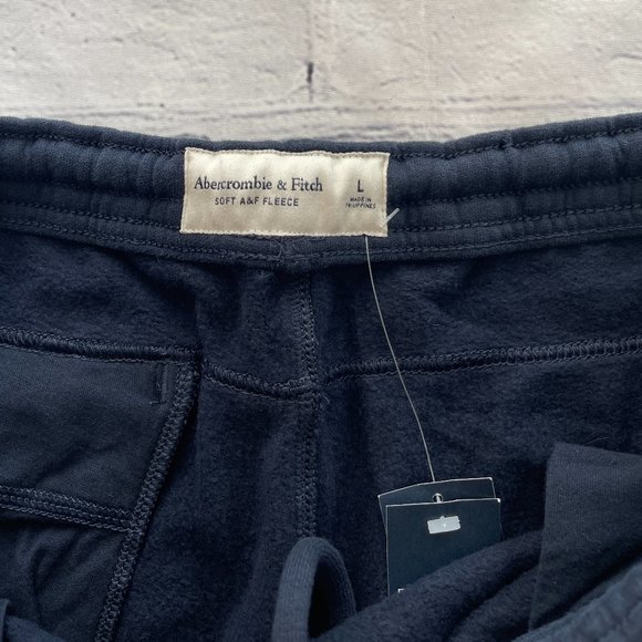 Abercrombie & Fitch Soft A&F Fleece Shorts - Picture 5 of 8